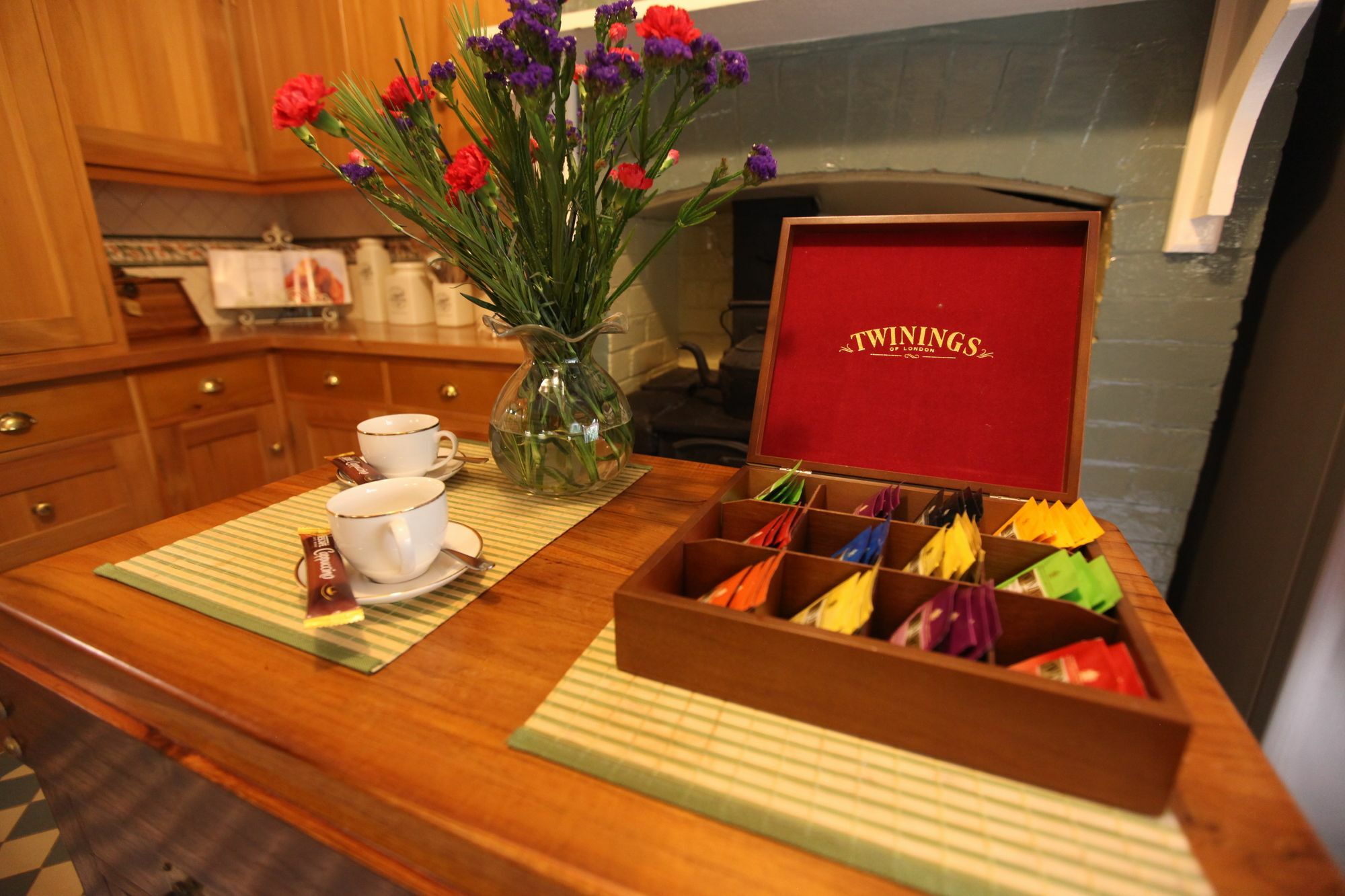 Strawberry Patch Hotel Леура Екстериор снимка